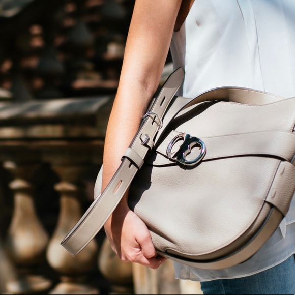 Tory Burch Gemini Link Large/Taupe - Picture 2 of 12